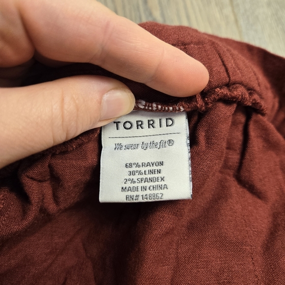 Torrid rusty red-brown linen blend pull-on shorts, size 0X - Picture 8 of 9